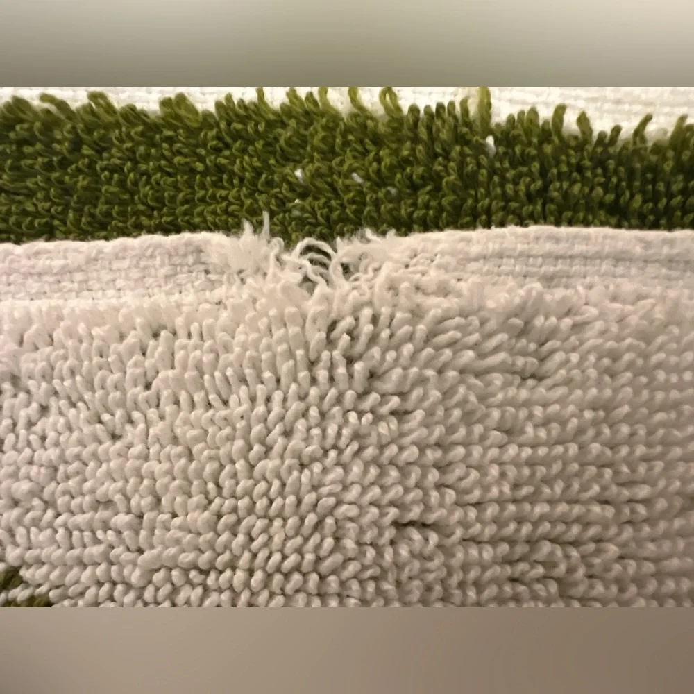 Vintage FIELDCREST MCM sculpted bath towels green white